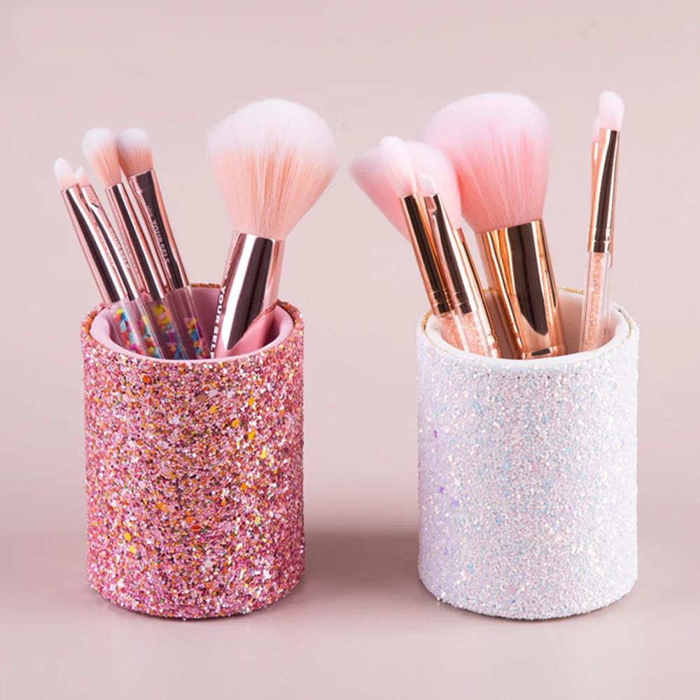 Błyszczący pojemnik na pędzle  – Lip Liner Pencil recenzja i cena